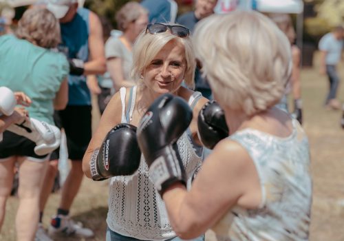 Vitality Experience - dames met bokshandschoenen